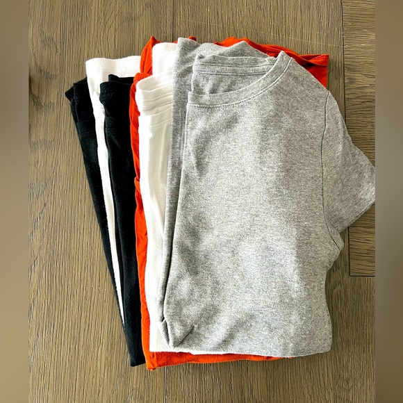 7 maternity tops - Picture 2 of 3